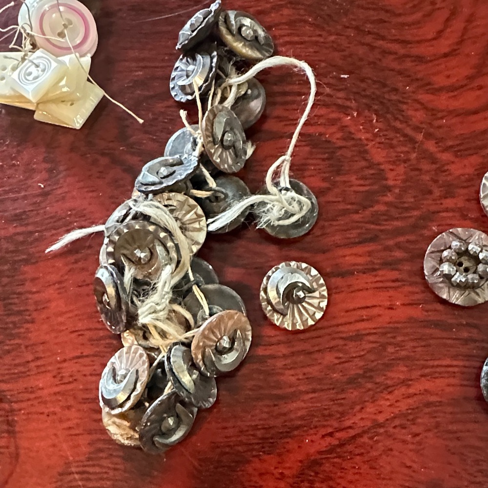 Assorted Antique Button Collection. Bundle for @wsg1 - Picture 3 of 5